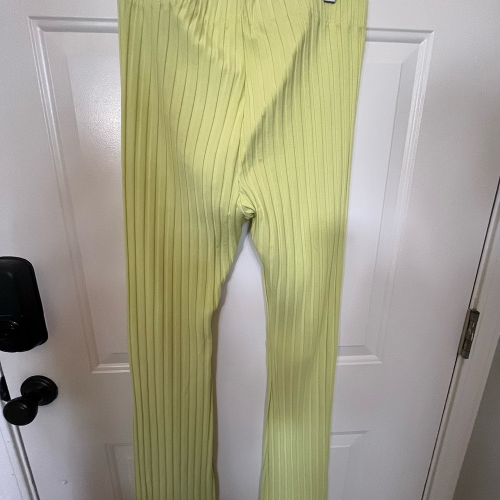 Good American Key Lime Ribbed Pants - Picture 3 of 3